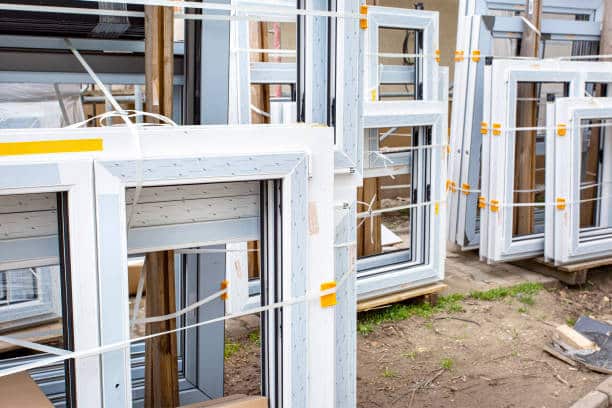 Comment les serruriers Lyon 3 choisissent-ils l’épaisseur des vitres pour les habitations ?